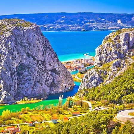 Apartments & Restaurant Galeb Marusici  外观 照片