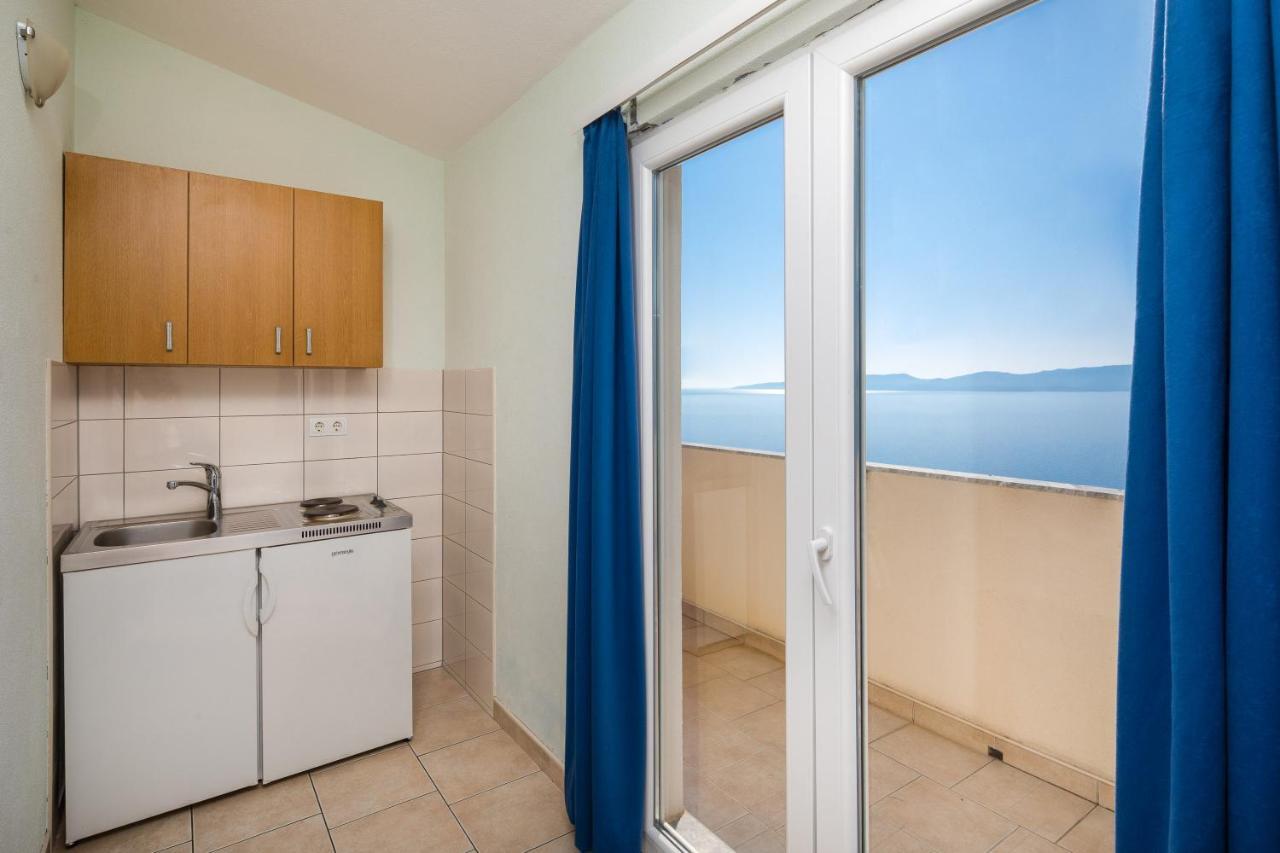 Apartments & Restaurant Galeb Marusici  外观 照片