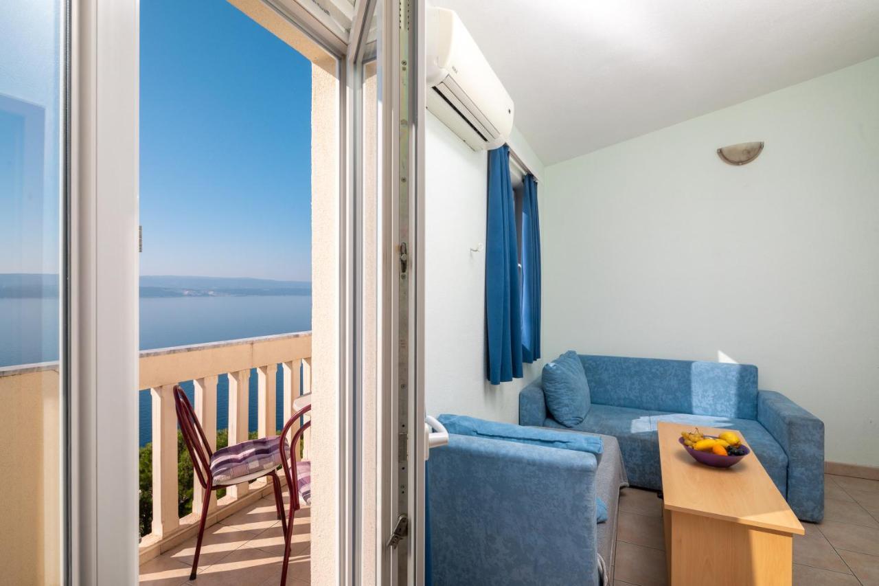 Apartments & Restaurant Galeb Marusici  外观 照片