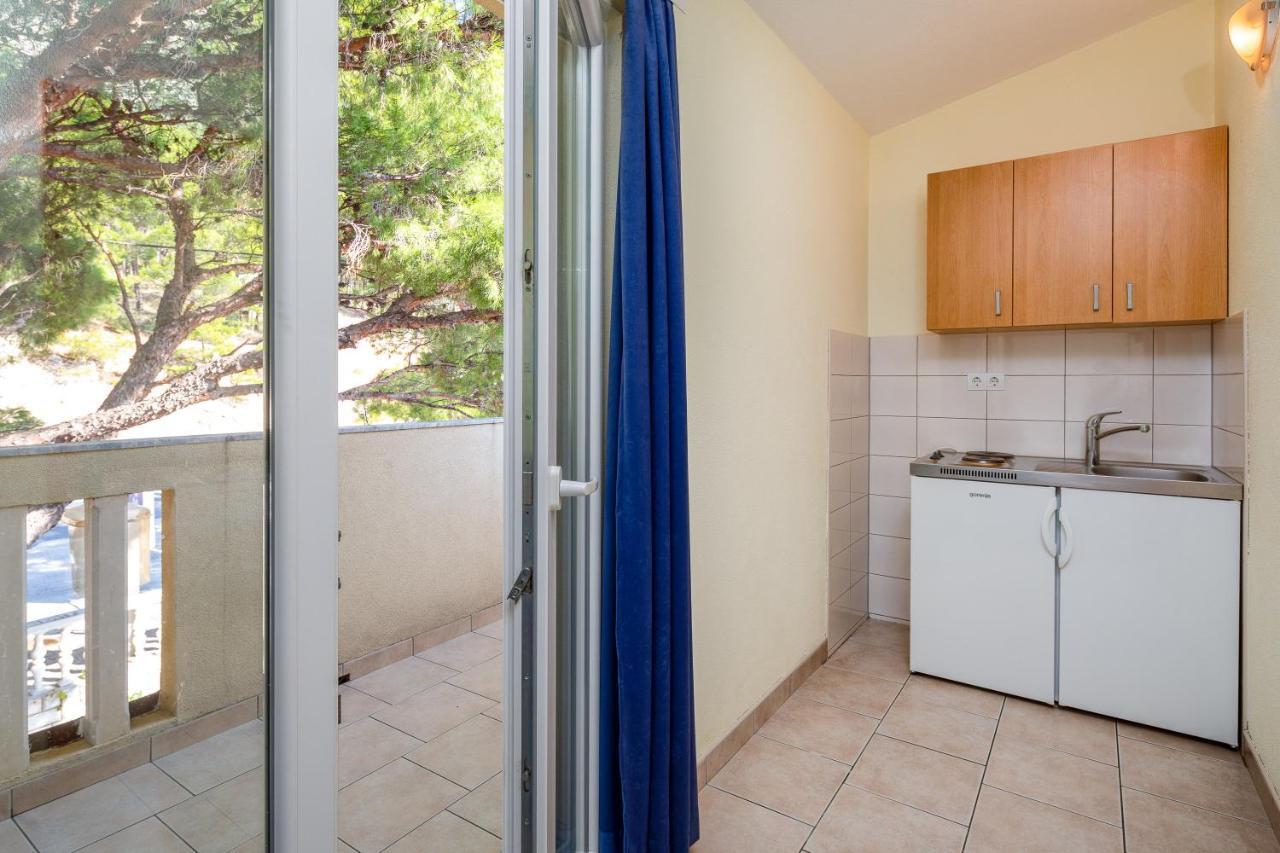 Apartments & Restaurant Galeb Marusici  外观 照片